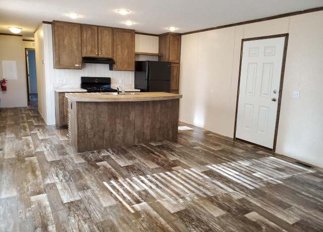 Property at 6582 S Kimberly Dr, Holly, MI 48442, 3 beds, 2 baths