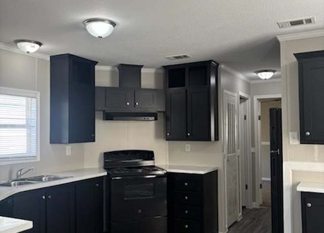 Property at 4819 Laura Ln #136, Kirby, TX 78219, 3 beds, 2 baths