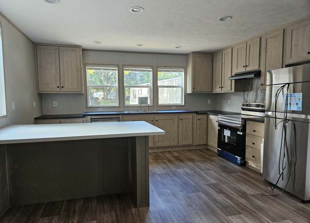 Property at 4000 SW 47th St Unit B09, Gainesville, FL 32608, 3 beds, 2 baths