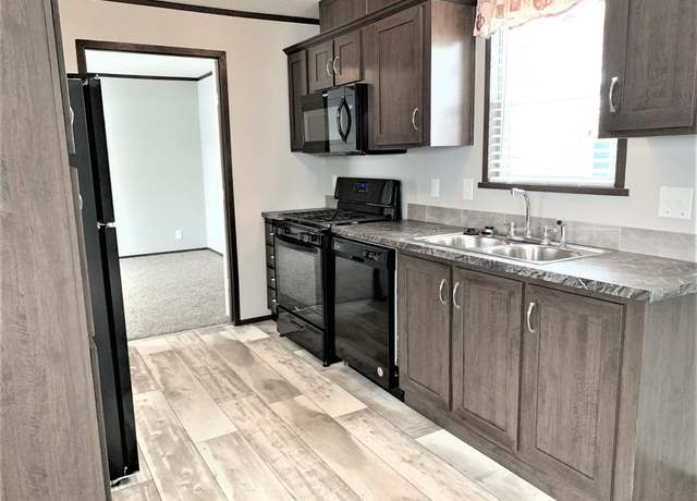 Property at 21452 Carousel Drive North Site #168, Macomb, MI 48044, 2 beds, 2 baths