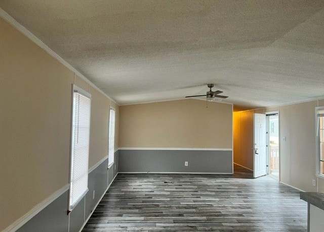 Property at 3133 S Oliver Dr, Florence, SC 29505, 3 beds, 2 baths