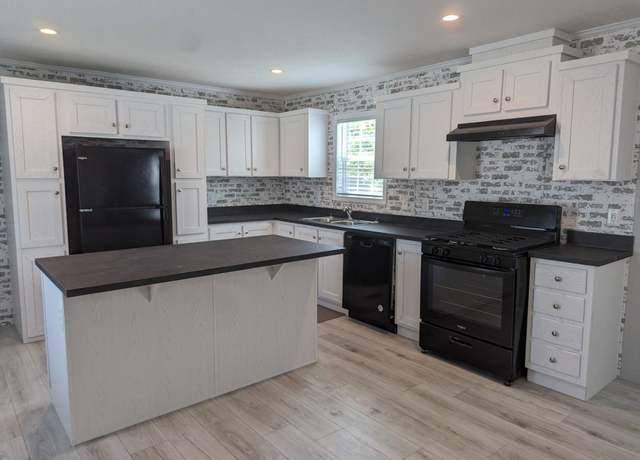 Property at 4075 E Holt Rd #203, Holt, MI 48842, 3 beds, 2 baths