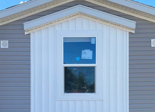Property at 46 Arbor St, Saint Cloud, MN 56301, 3 beds, 2 baths