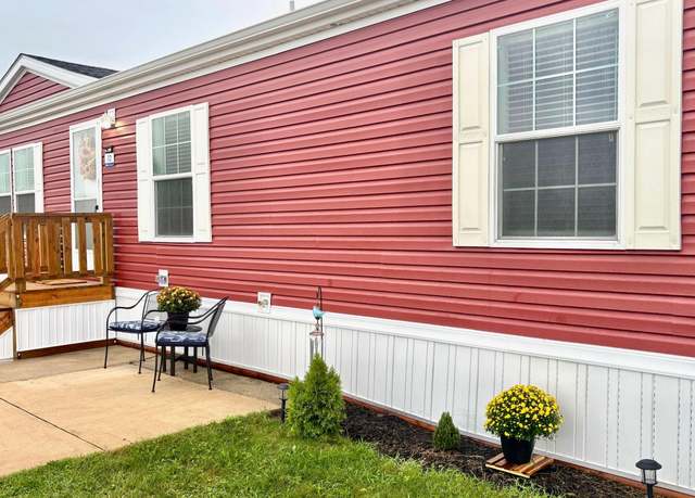 Property at 855 E Mishawaka Rd #32, Elkhart, IN 46517, 3 beds, 3 baths