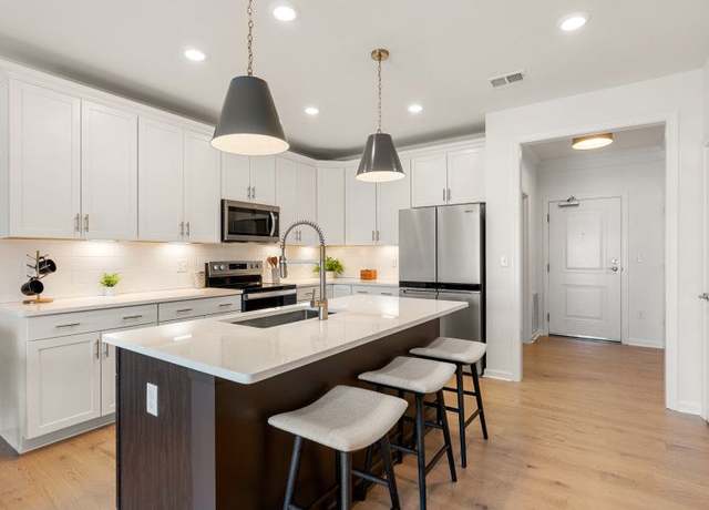 Property at Jameson Plan, Rumford, RI 02916, 1 bed, 1 bath