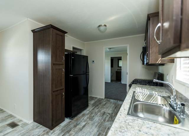 Property at 21402 Carousel Drive North Site #174, Macomb, MI 48044, 2 beds, 2 baths
