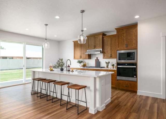 Property at 2246 N Desert Lily Ave, Star, ID 83669, 3 beds, 2.5 baths