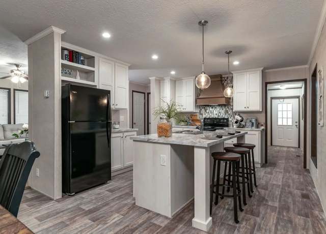 Property at 9618 Canterbury Crossway, Holly, MI 48442, 4 beds, 2 baths