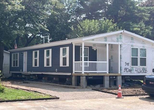 Property at 39 Oak Blvd, Belleville, MI 48111, 3 beds, 2 baths