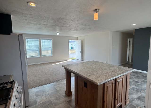 Property at N114W20915 Meadowbrook Ln, Germantown, WI 53022, 3 beds, 2 baths