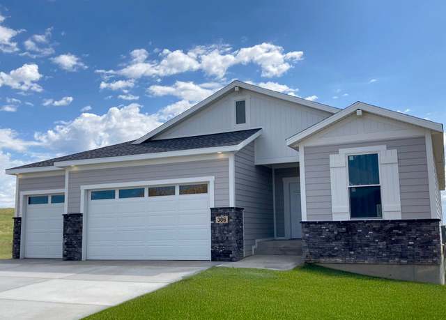 Property at 306 Miriam Ct, Rapid City, SD 57703, 4 beds, 3 baths