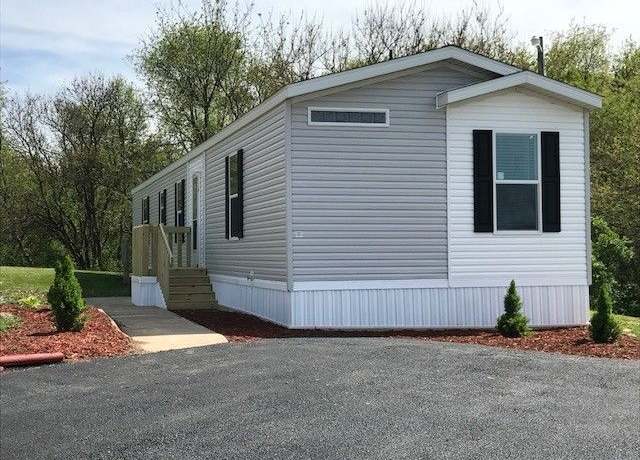 Property at 5008 Ruben Dr, Davenport, IA 52806, 3 beds, 2 baths
