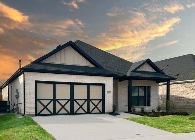 Property at 572 Oak Creek Dr, Lavon, TX 75166, 4 beds, 2 baths