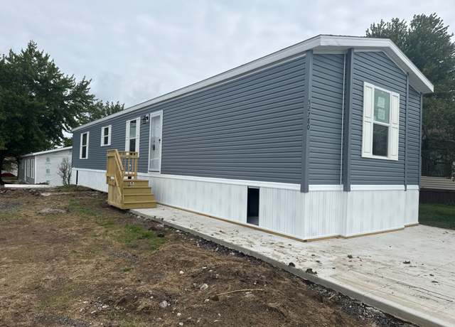 Property at 52780 S Zacharias Ct, Chesterfield, MI 48051, 3 beds, 2 baths