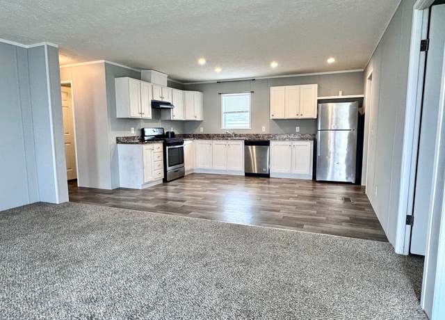 Property at 6592 Kentwood Dr, Holly, MI 48442, 3 beds, 2 baths