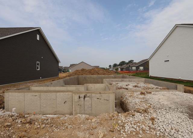Property at 2994 Darby Downs Rd, Grove City, OH 43123, 3 beds, 2 baths