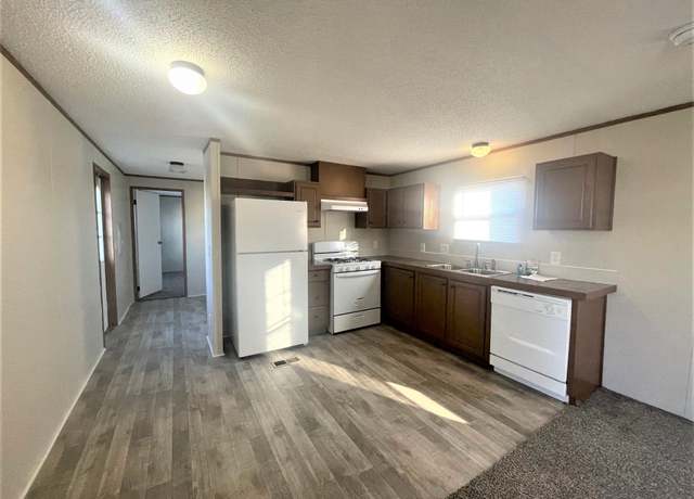 Property at 45366 Chateau Thierry Drive Site #284, Macomb, MI 48044, 3 beds, 2 baths