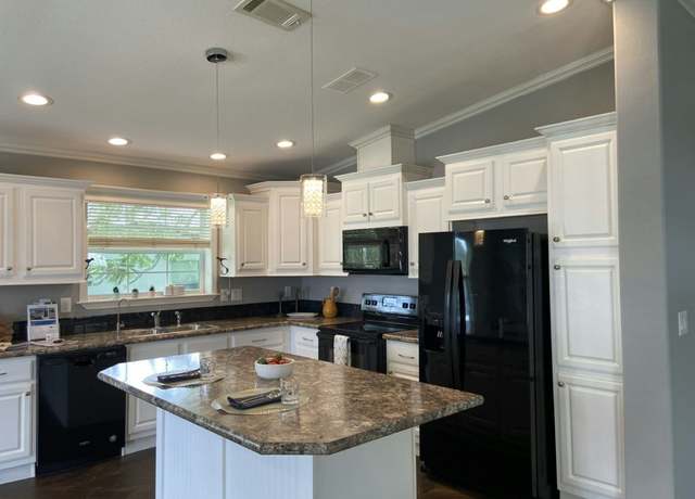 Property at 7000 20th St #753, Vero Beach, FL 32966, 3 beds, 2 baths