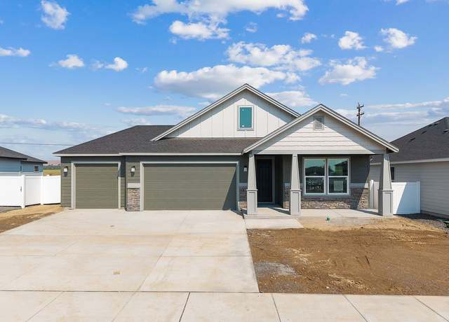 Property at 827 L St NE, Quincy, WA 98848, 3 beds, 2 baths
