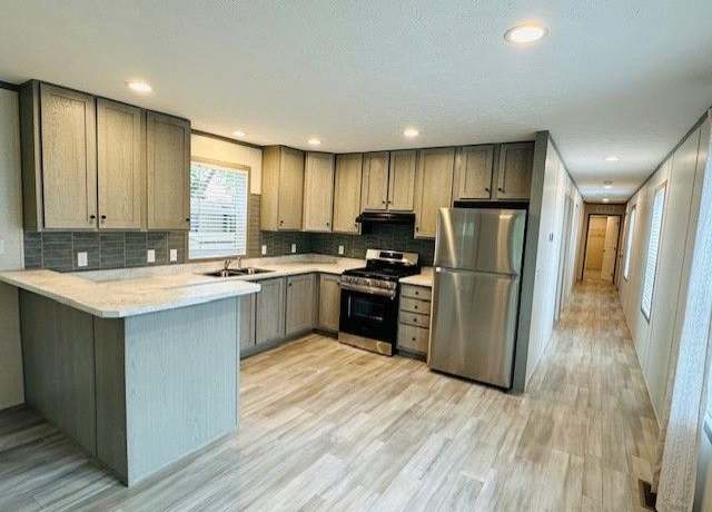 Property at 1625 Southwood Dr, Mishawaka, IN 46544, 3 beds, 2 baths