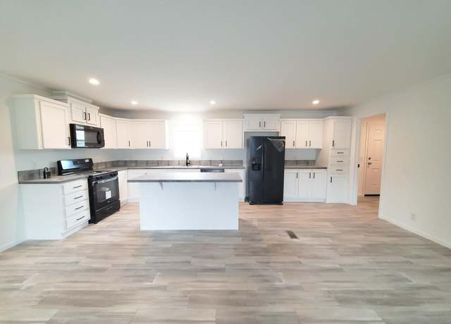 Property at 9346 Starboard Dr #1272, Fair Haven, MI 48023, 3 beds, 2 baths