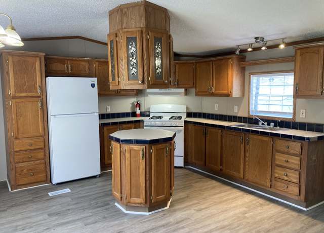 Property at 3302 Oak Point Xing Unit POI3302, Warsaw, IN 46580, 3 beds, 2 baths
