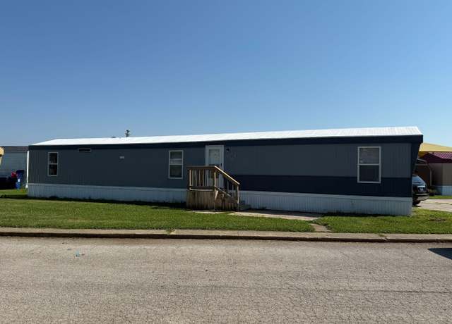 Property at 658 W Elm Ave #223, Charleston, IL 61920, 3 beds, 2 baths