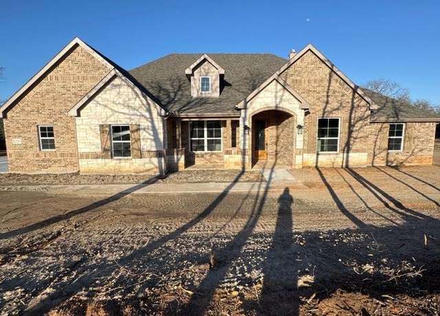 Property at 2201 Crystal Palace Blvd, Alvarado, TX 76009, 4 beds, 2.5 baths