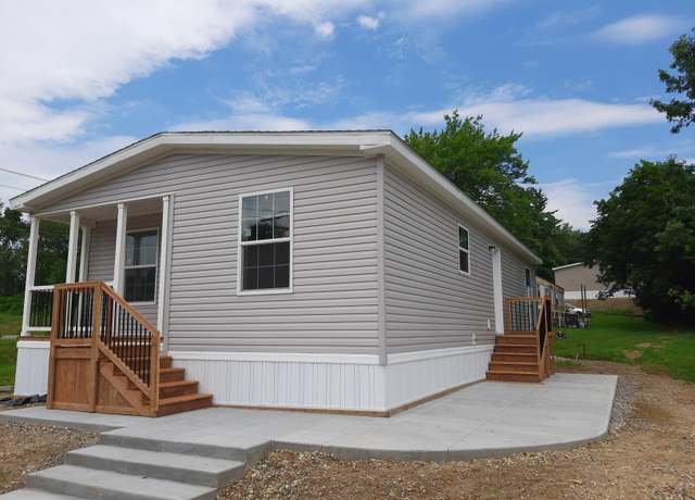 Property at 104 Cayman Dr, Butler, PA 16002, 2 beds, 2 baths