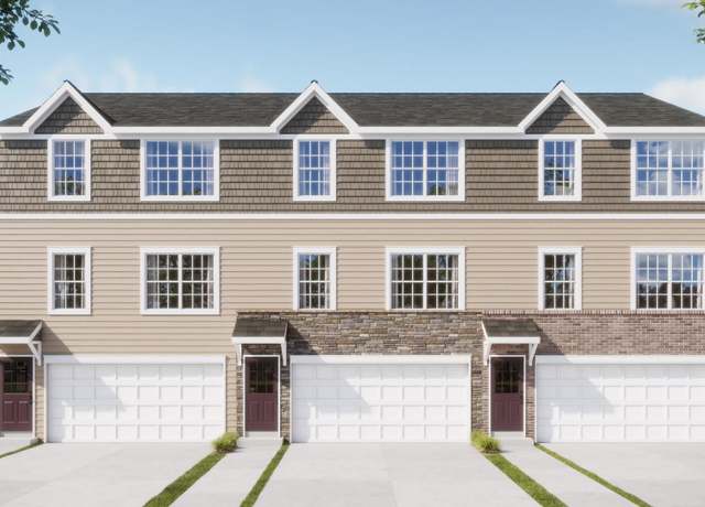 Property at 1810 Canterbury Dr, Imperial, PA 15126, 3 beds, 2.5 baths