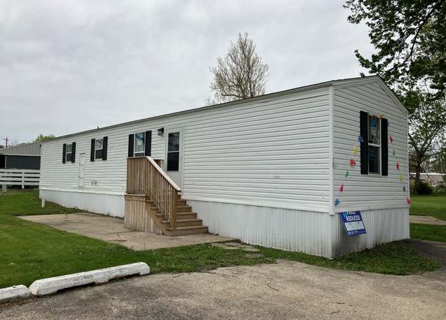 Property at 106 Oren Ln #106, Galesburg, IL 61401, 3 beds, 1 bath