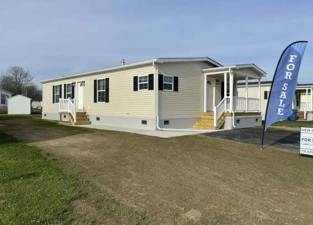 Property at 842 Birchwood Dr, Lockport, NY 14094, 3 beds, 2 baths
