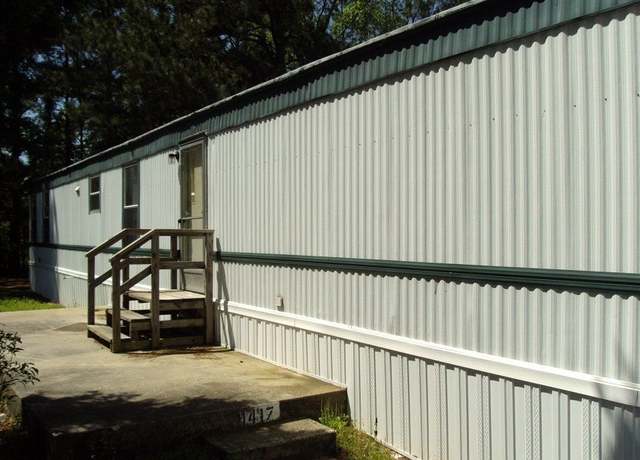 Property at 1417 E Vince Cir, Florence, SC 29505, 3 beds, 2 baths