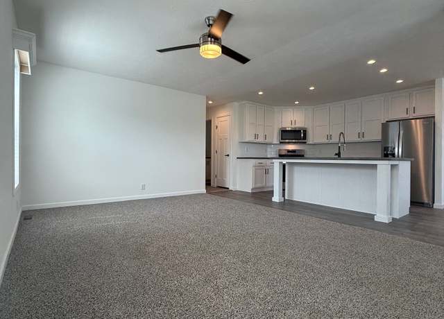Property at 22330 S Cedar Dr, Channahon, IL 60410, 3 beds, 2 baths