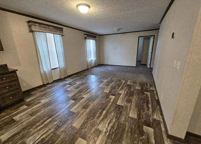Property at 2112 Redwood Ave, Columbus, MI 48063, 4 beds, 2 baths