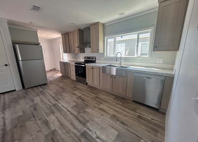 Property at 15070 E Colonial Dr #44, Orlando, FL 32862, 3 beds, 2 baths