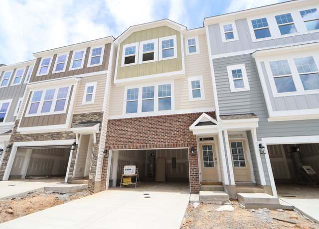Property at 2710 Hunter Woods Dr, Apex, NC 27502, 4 beds, 3.5 baths