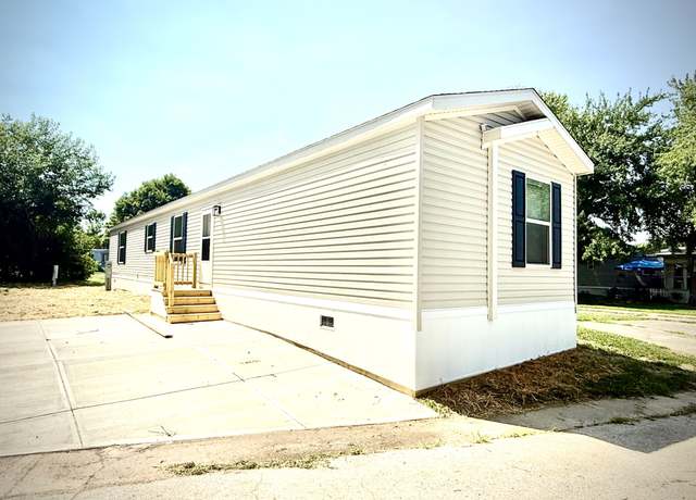 Property at 4212 E Lawrence Circle Dr, Indianapolis, IN 46241, 3 beds, 2 baths