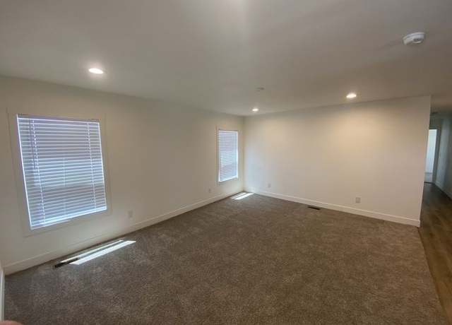 Property at 2060 N Center St #64, Mesa, AZ 85201, 3 beds, 2 baths