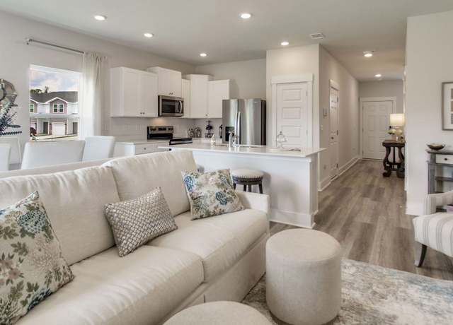 Property at 2801 Shumard St, Pensacola, FL 32514, 3 beds, 2.5 baths