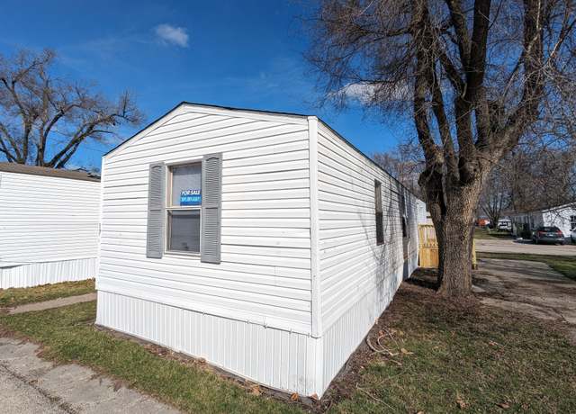 Property at 17 Country Elms Est #17, Galesburg, IL 61401, 3 beds, 1 bath