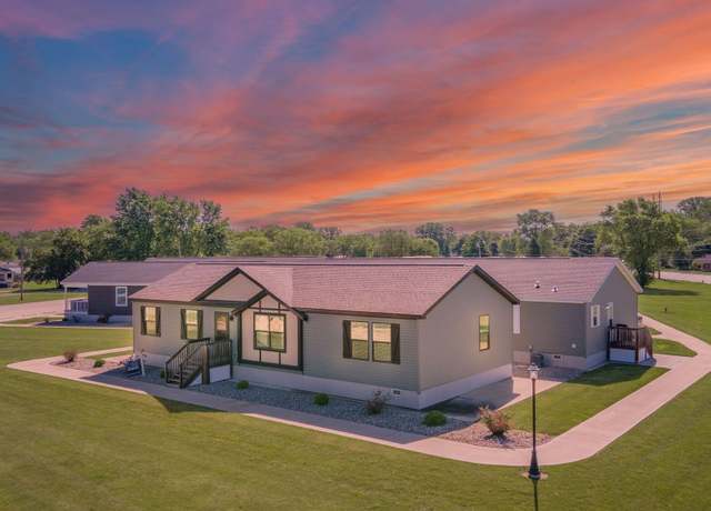 Property at 1800 W 38th Street Beverly Park, Anderson, IN 46013, 4 beds, 2 baths