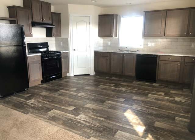 Property at 45637 Nichole Drive Site #113, Macomb, MI 48044, 3 beds, 2 baths