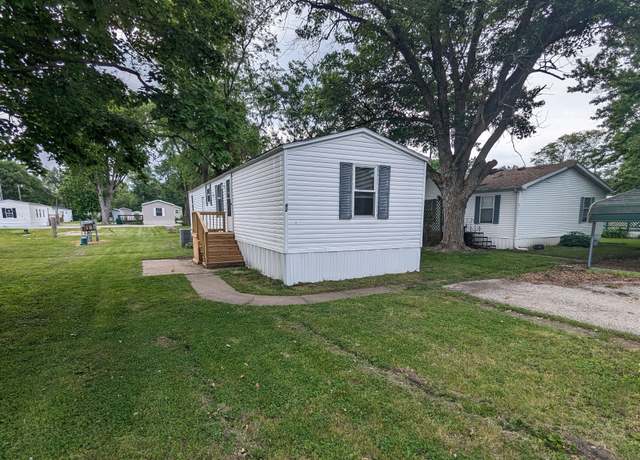 Property at 82 Country Elms Est #82, Galesburg, IL 61401, 3 beds, 1 bath