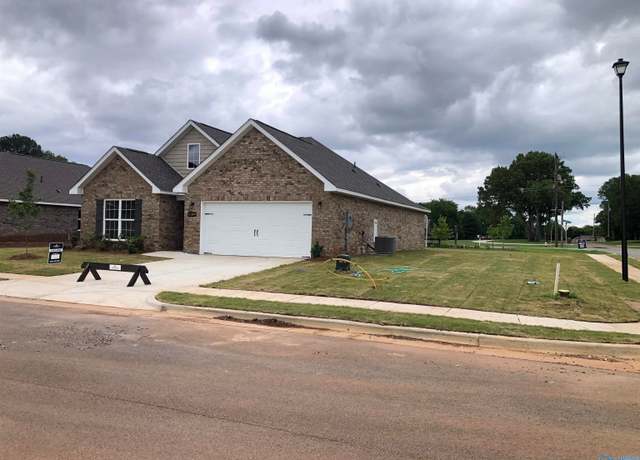 Property at 3209 Chestnut Ct SE, Decatur, AL 35603, 3 beds, 2 baths