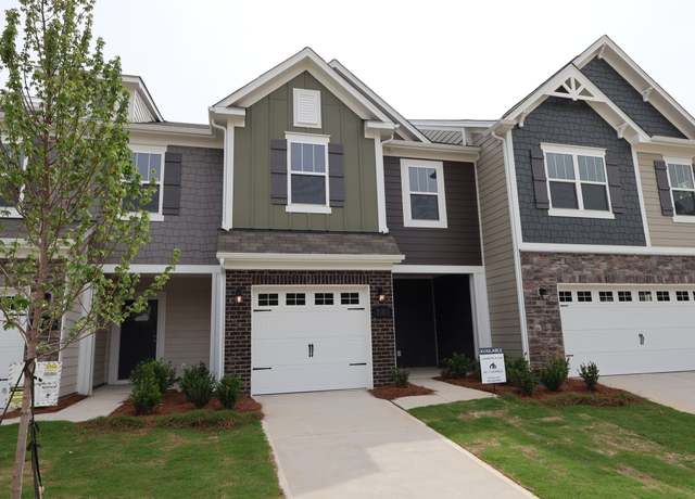 Property at 3160 Lilac Grove Dr, Charlotte, NC 28269, 3 beds, 2.5 baths