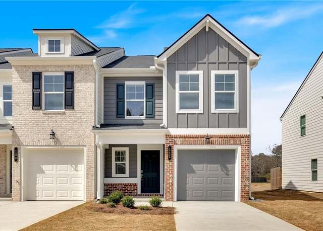 Property at 111 Village Green Dr, Adairsville, GA 30103, 3 beds, 2.5 baths