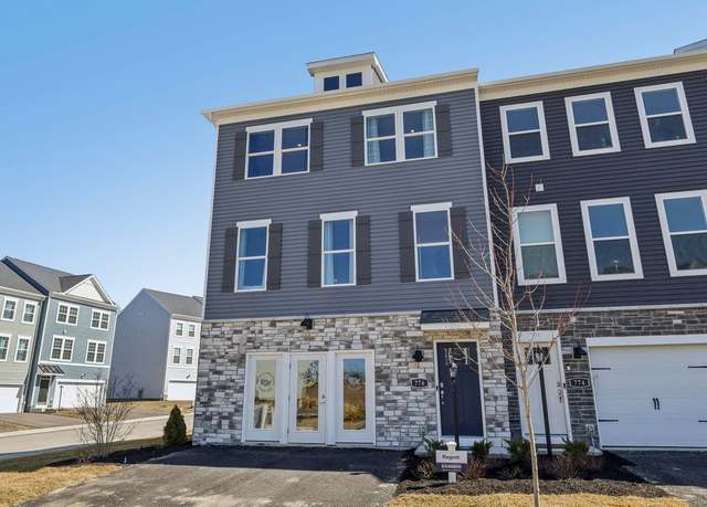 Property at 302 Cherry Tree Dr, Butler, PA 16001, 3 beds, 2.5 baths