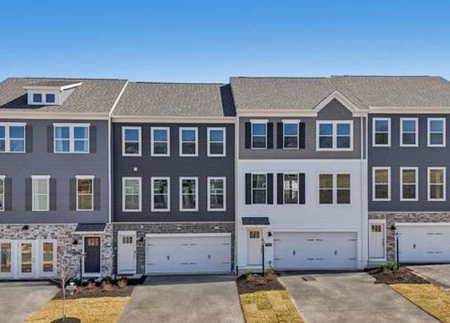 Property at 303 Cherry Tree Dr, Butler, PA 16001, 3 beds, 2.5 baths