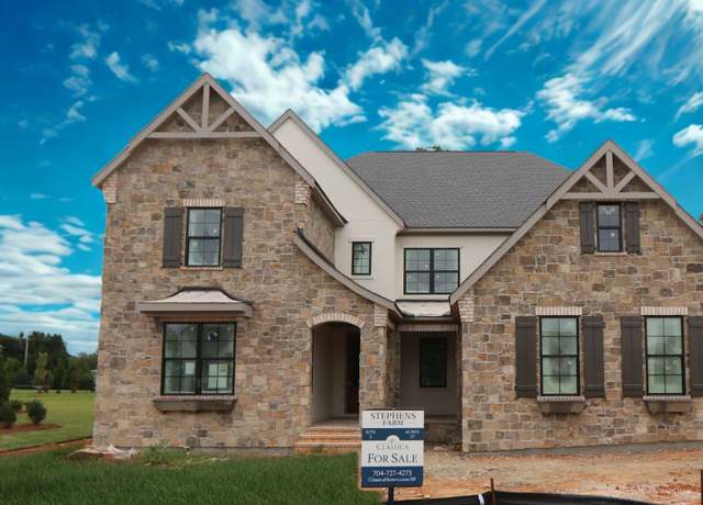 Property at 8115 Farm Crossing Ln, Huntersville, NC 28078, 6 beds, 5.5 baths